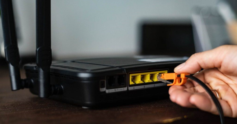 Do Ethernet Ports Carry Electricity